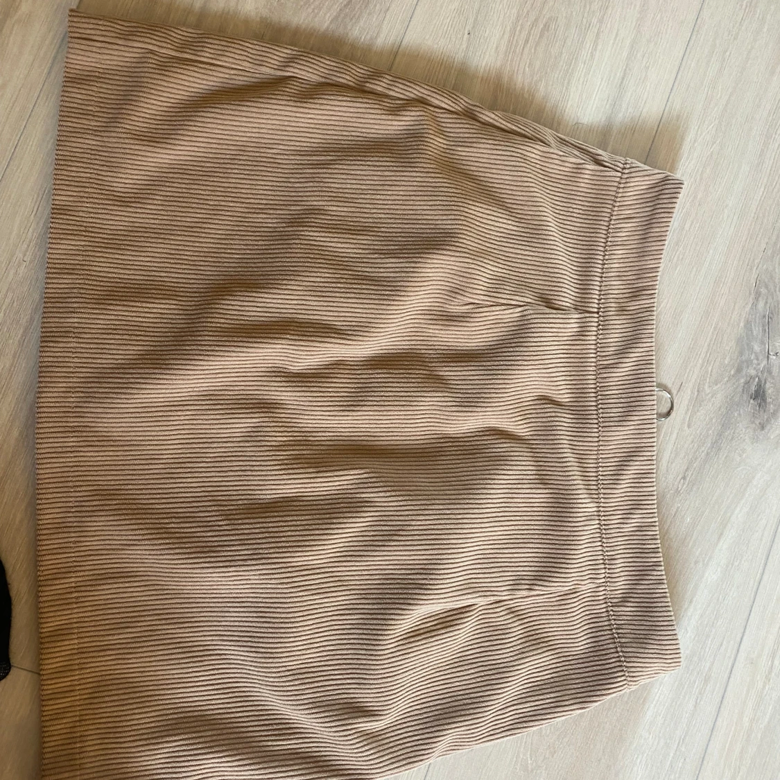 Kjol beige stickad - 91