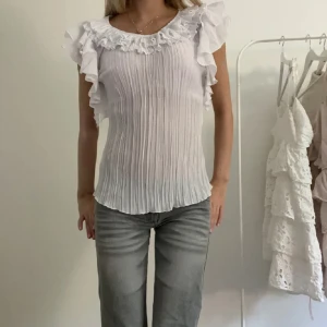 Söt topp - Jätte söt topp storlek L men mer som XS-M😍