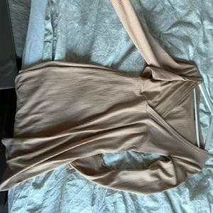 Klänning  - Nya inte använda klänning 