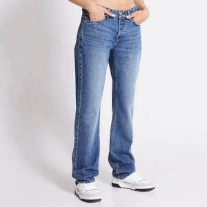Jeans  - Jättefina lådmidjade raka jeans ifrån Lager 157🌟 Säljer då jag aldrig använder💗