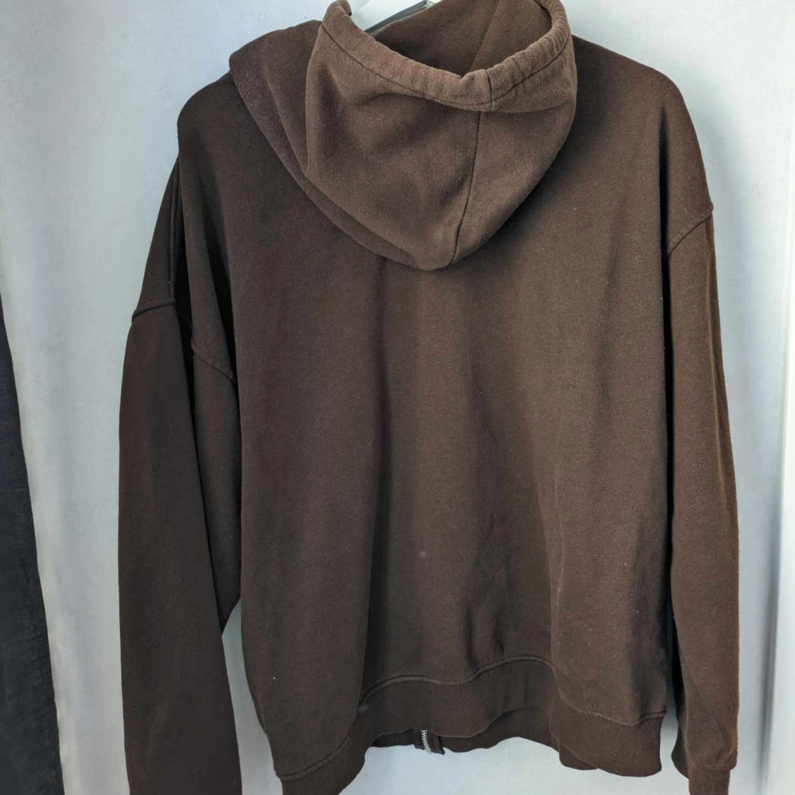 Brown zip-up hoodie - 91