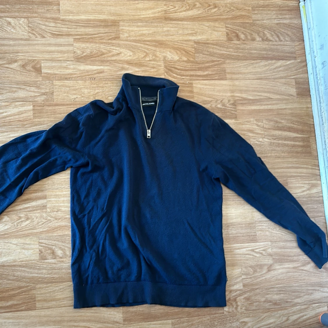 Helt ny tröja fel storlek och jätte skön tröja och ha på dig 