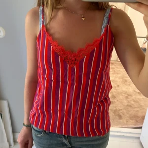 Randigt linne - Randig spets topp💗