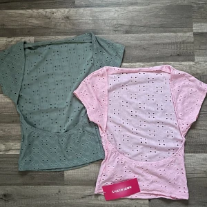 Rygglösa toppar - Aldrig använda, köp båda för 50kr. Hör gärna av dig så fort som möjligt vid intresse❤️