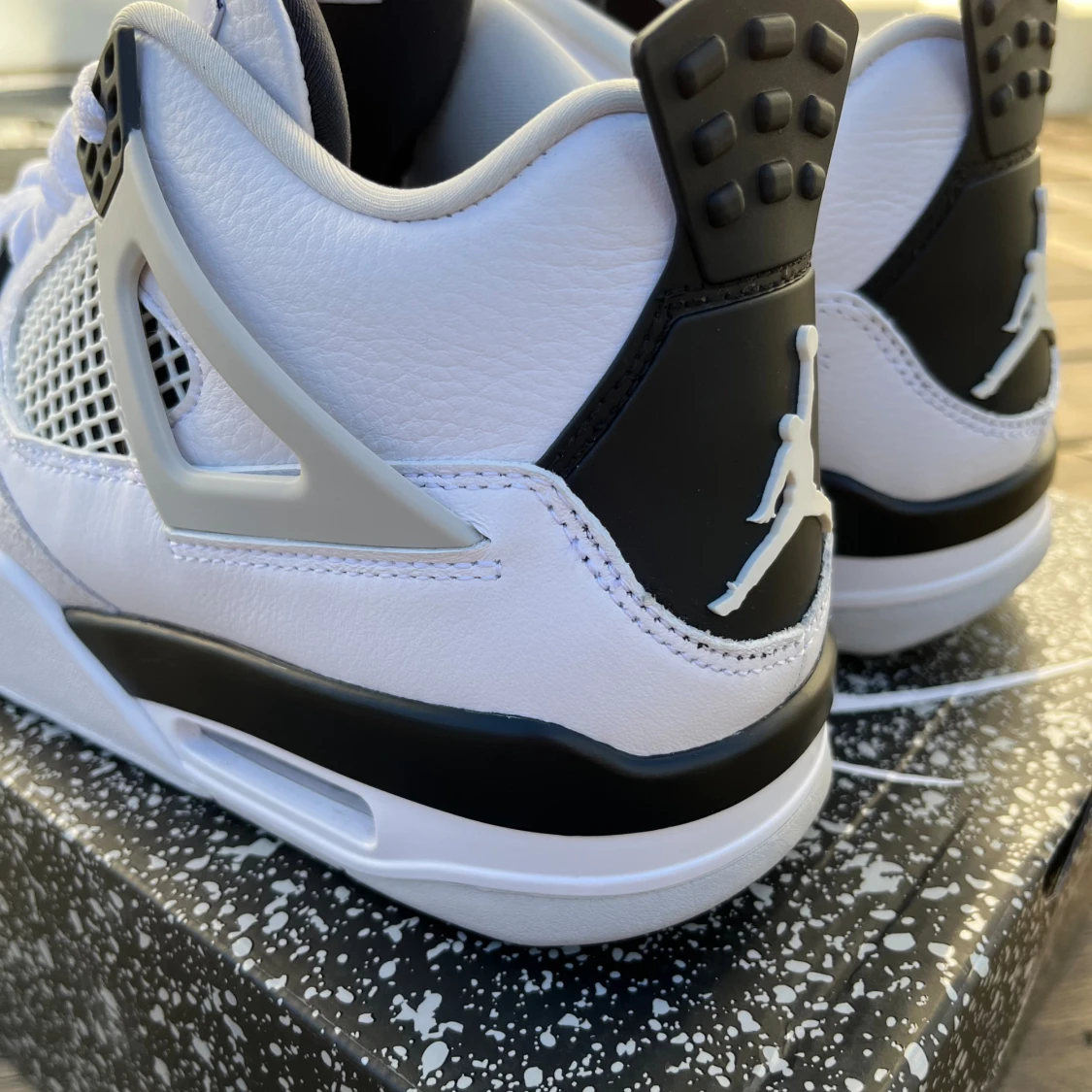 Jordan 4 Military Black - 90