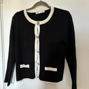 Kofta Zara - M i storlek men tycker den passar xs/s bra också💖