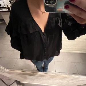 svart blus - as snygg svart blus!💞💞😙