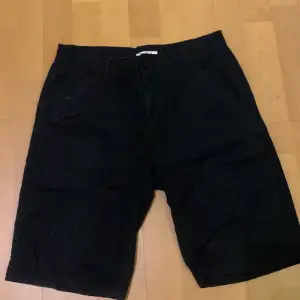 Dressade shorts för ungdom. 