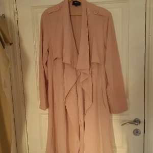 Rosa Kappa - Kappa från Objekt. Använd,, men hel och ren.  