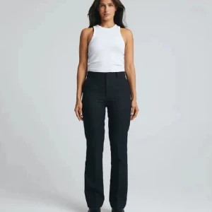 Kostymbyxor  - High wasted kostymbyxor, midjan är i ett stretchigt material, kontakta privat för riktig bild.