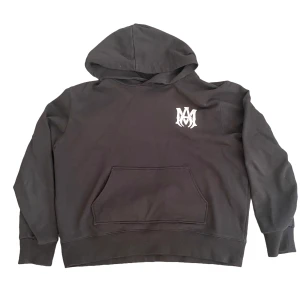 Amiri hoodie - CONDITION: 9.5/10. Storlek L men är väldigt stor i storleken så den passar XXL-XL. Mycket gott skick och inga defekter. För frågor kom privat!                                                                          🔥Kolla min profil för mer feta kläder🔥