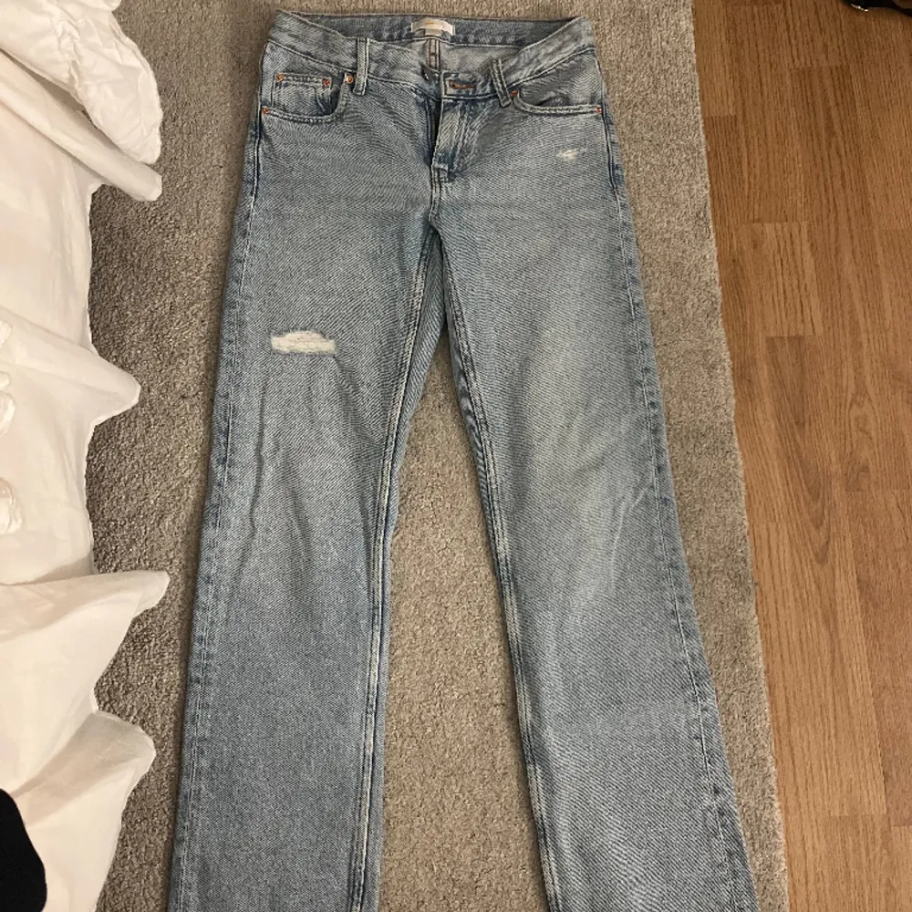 Jeans från Gina Young i storlek 152✨Säljer pga av att de är för små (frakten stämmer ej). Jeans & Byxor.