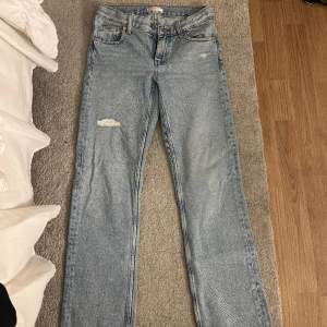 Jeans från Gina Young i storlek 152✨Säljer pga av att de är för små (frakten stämmer ej)