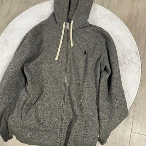  Polo Ralph Lauren  - 9/10 Mycket bra skick Varmt och skönt material 