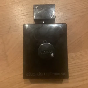 Armaf, Club the nuit intense man - Endast använd fåtal gånger, nästan som ny. Inte min doft, därav säljer jag vidare.