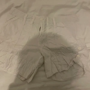 Vita Calvin Klein shorts  - Vintage Calvin Klein shorts. Väldigt fin passform   Pris kan diskuteras 