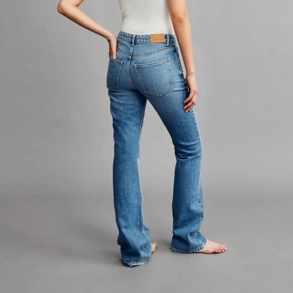 Jeans från Gina Tricot sån jag säljer då jag inte tycker att de passar mig. De är i mycket bra skick! 💕. Jeans & Byxor.