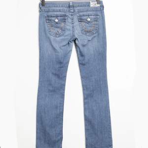Jättefina True Religion jeans som är för stora för mig❤️( bilder från zalando )