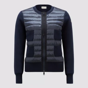 Moncler cardigan  - Någon som kan tänka sig byta denna i storlek xs mot en i storlek s?