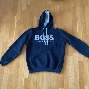Hoodie - Hoodie från Hugo Boss. Använd ett fåtal gånger.