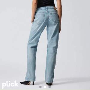 Jeans från Weekday i modellen ”Arrow Low”. Färgen Blue Delight😊pris kan diskuteras!
