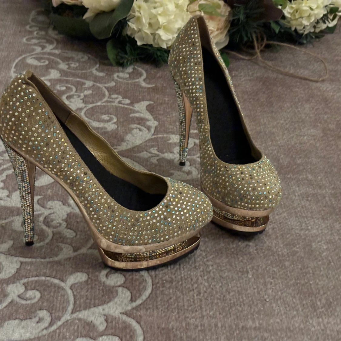 Högklackade riktigt gnistrande pumps fest skor till bal bröllop