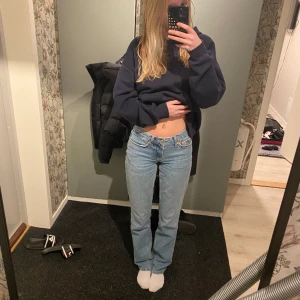 Icon jeans  - Säljer dessa jättefina jeans från lager 157 då dem inte kommer till användning. Passar bra på mig som är 160. 