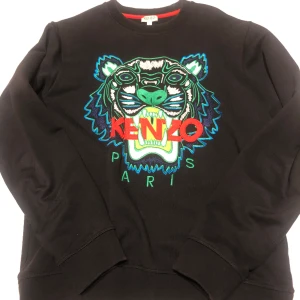 Kenzo tröja  - Bra skick, använd några gånger. Ny pris 2000. Storlek S