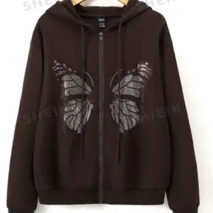 Jättesöt brun zip up butterfly hoodie, Inga defekter☺️köpt på Shein för 180kr🥰 tvättar såklart, katt finns i hemmet💚