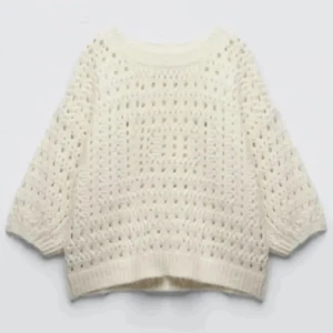 Stickad tröja - Jättefin stickad tröja från zara i jättebra skick!!💕💕