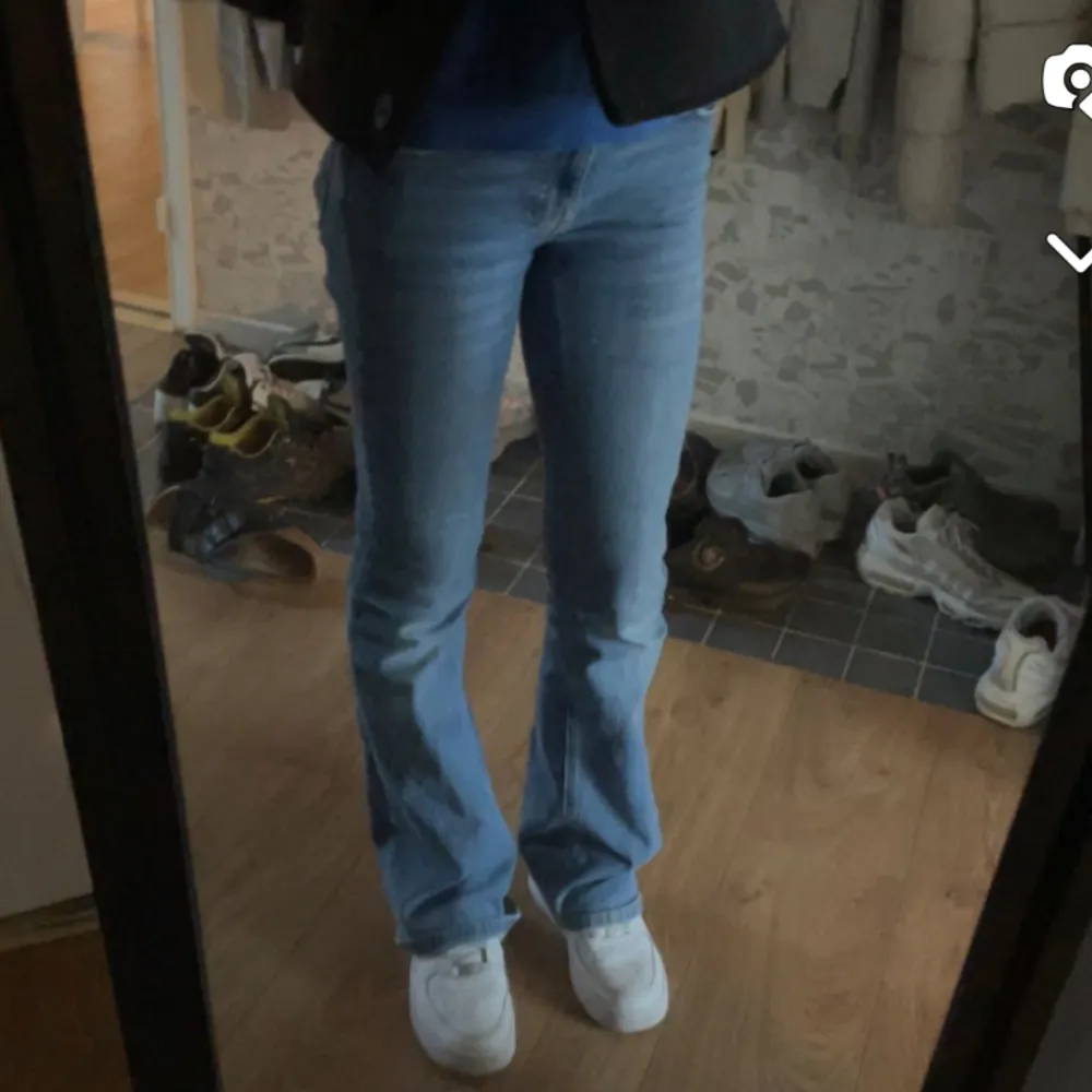 As snygga jeans från Gina Tricot i strl 32, jätte fina . Jeans & Byxor.