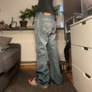 ett par feta levis 527 bootcut jeans 