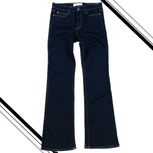 Lowwaist bootcut jeans - Midja:81cm Innerben:82cm