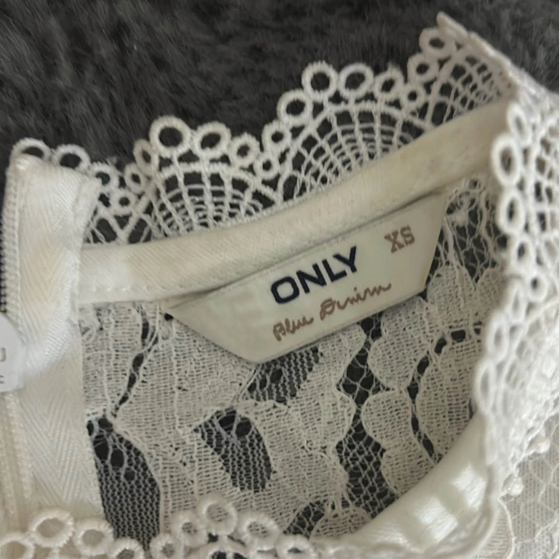 Vit blus från only - 2