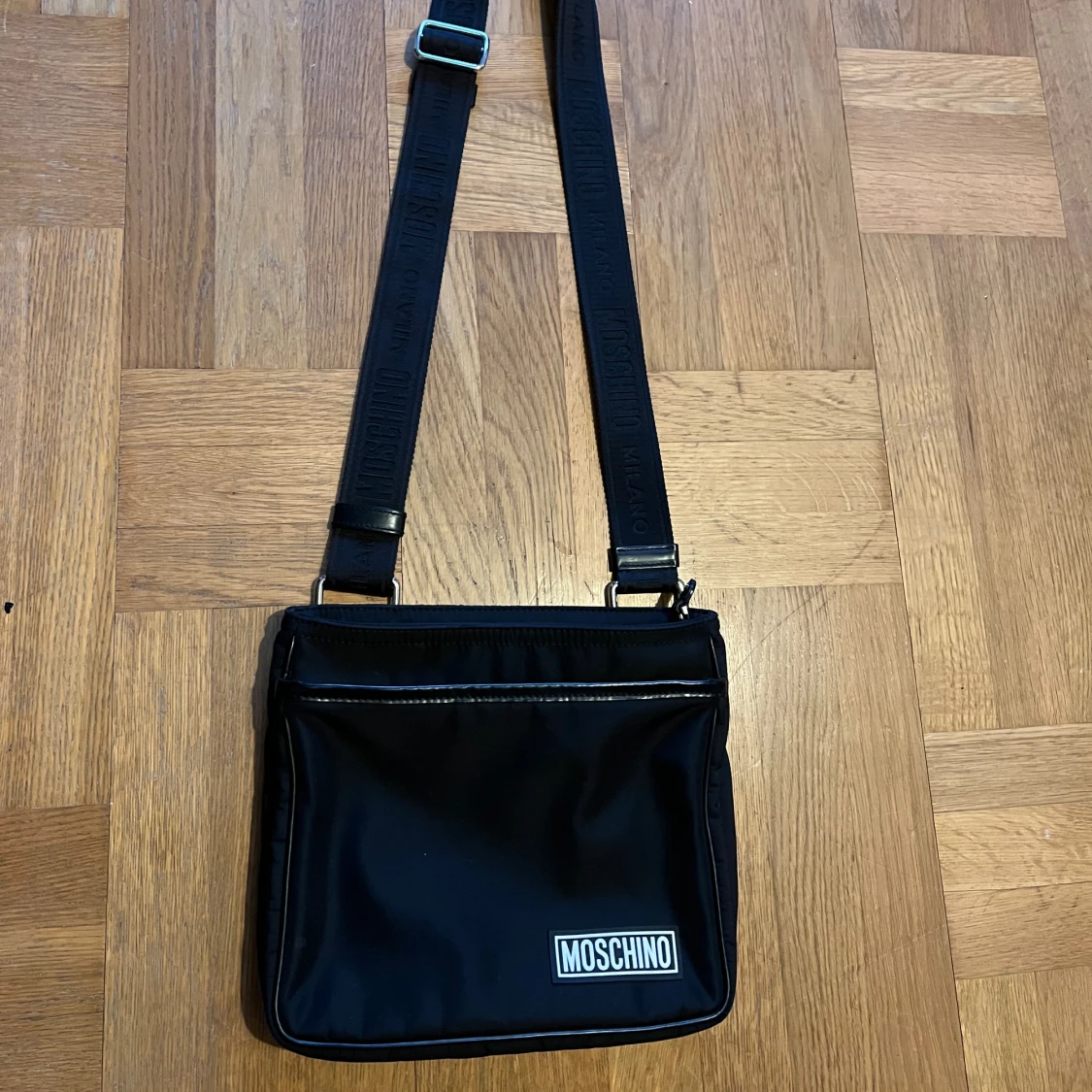 Moschino väska (Unisex)