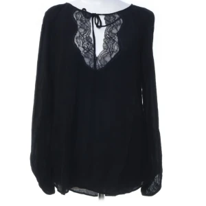 Zarablus - superfin blus ifrån Zara med spets🖤super gullig 