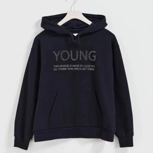 Cool hoodie med fin text🥰🥰🥰🥰 Typ aldrig andävt och den är slutsåld💥❤️