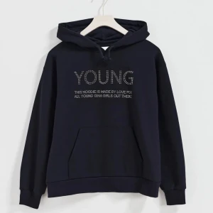 Hoodie - Cool hoodie med fin text🥰🥰🥰🥰 Typ aldrig andävt och den är slutsåld💥❤️