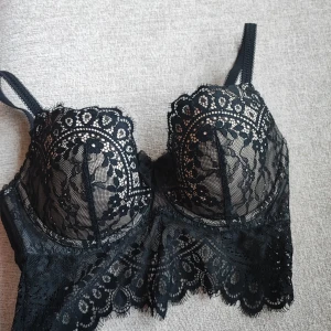 Fin spets bh  - Superfin spetsbh från Hunkemöller. Mycket sparsamt använd, mycket bra skick 