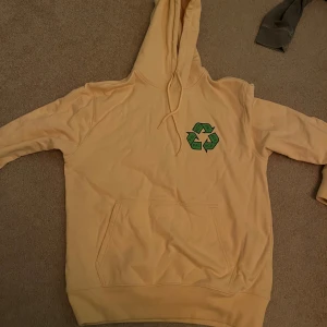 Fet Palace hoodie - Beige/gul Palace tri ferg hoodie i strlk Medium, perfekt till sommaren!