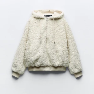 Jacka från zara - Super snygg jacka från zara!! Aldrig använt, lappen är kvar! Den säljs inte längre 