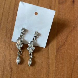 Snygga diamant silver örhängen  - Snygga silver örhöngen 