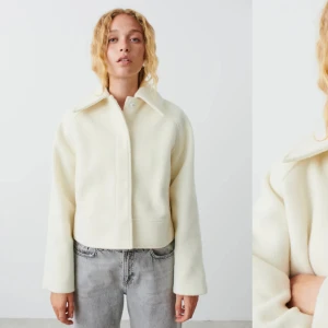 Ginatricot jacka - En jättefin ny vit Gina jacka, aldrig använts💕