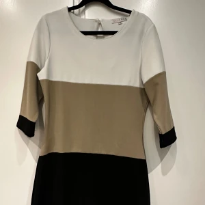 Klänning  - Klänning i storlek M, fint skick. Passar även S