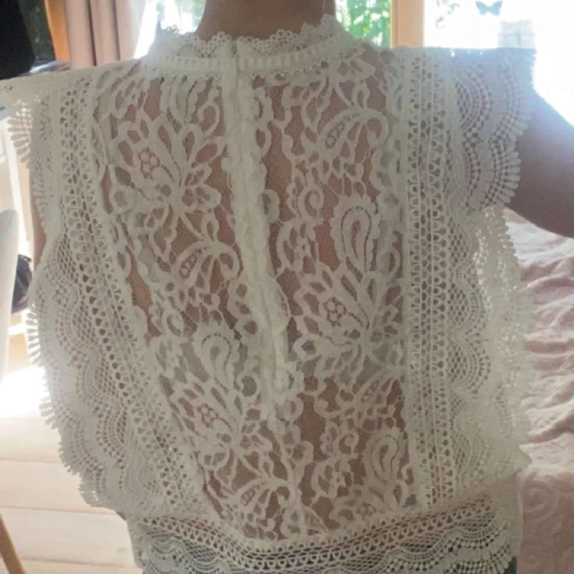 Vit blus/topp only  - 90