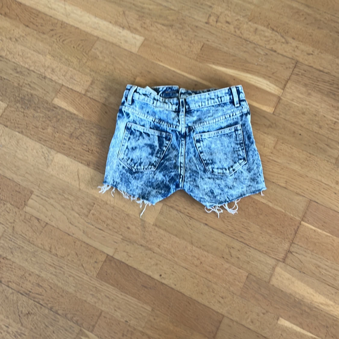 Ett par shorts som tyvärr är för små - 90