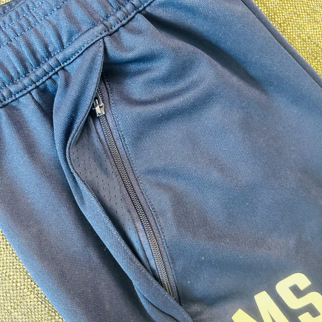 Adidas mjukisbyxa  - 92