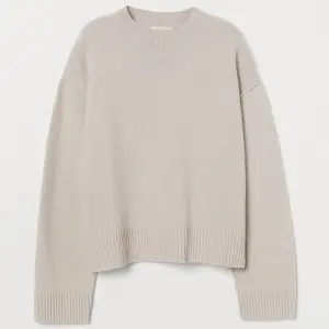 Ull tröja från H&M i strl M i nyskick, säljer pga många tröjor 🐚Nypris: 599kr