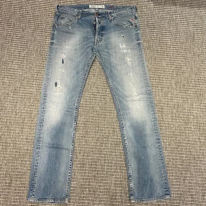 Replay jeans - Hej! Säljer nu dessa super snygga replay jeans. Jeansen är i toppskick. Storlek 36