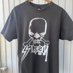 Vintage Stussy  - Vintage stussy t-shirt i bra skick med tanke på dens ålder. rare…. Dm för frågor